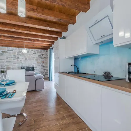 Private Pool In Suko An Willa Sukošan