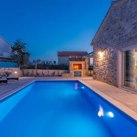 Private Pool In Suko An *