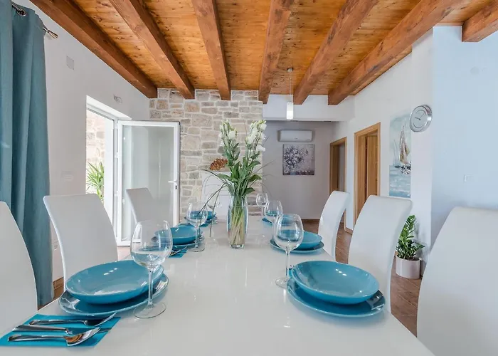 Private Pool In Suko An