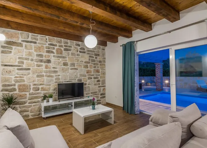 Private Pool In Suko An Villa