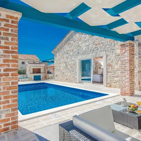Modern In Suko An With Private Swimming Pool * Sukosan