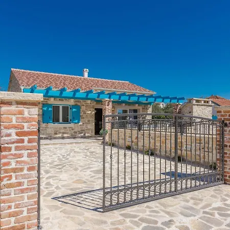 Modern In Suko An With Private Swimming Pool *