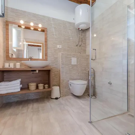 Modern In Suko An With Private Swimming Pool Sukosan