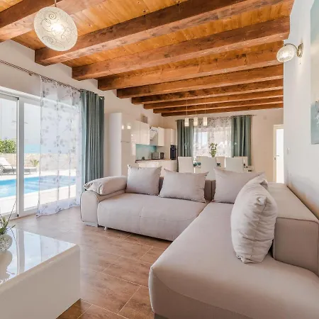 Modern In Suko An With Private Swimming Pool