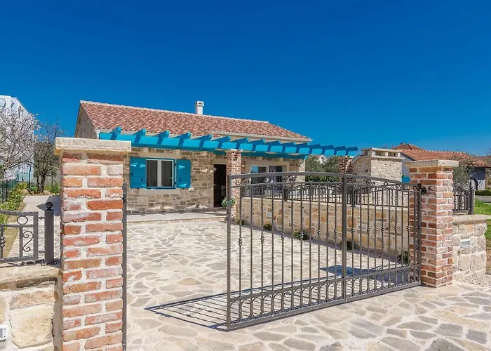 Private Pool In Suko An *