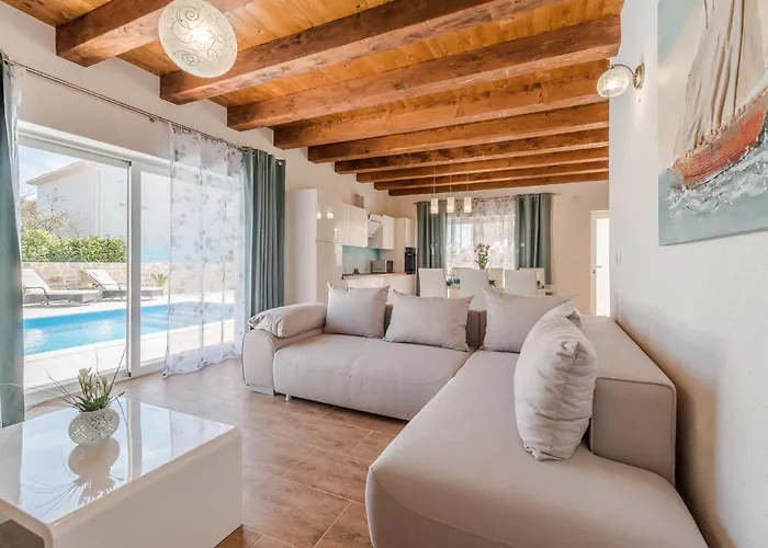 Private Pool In Suko An